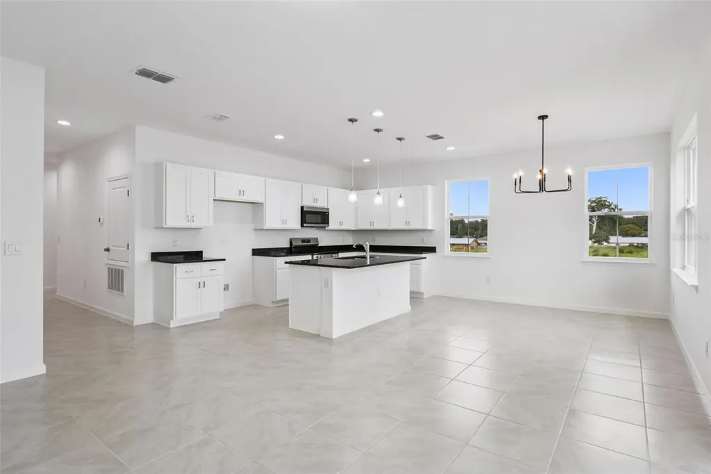 3712 Watercliff Circle Grand Island FL 32735