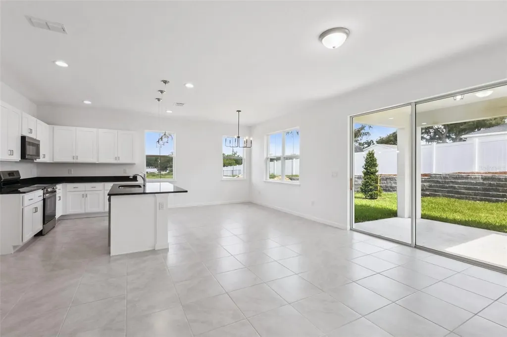 3712 Watercliff Circle Grand Island FL 32735