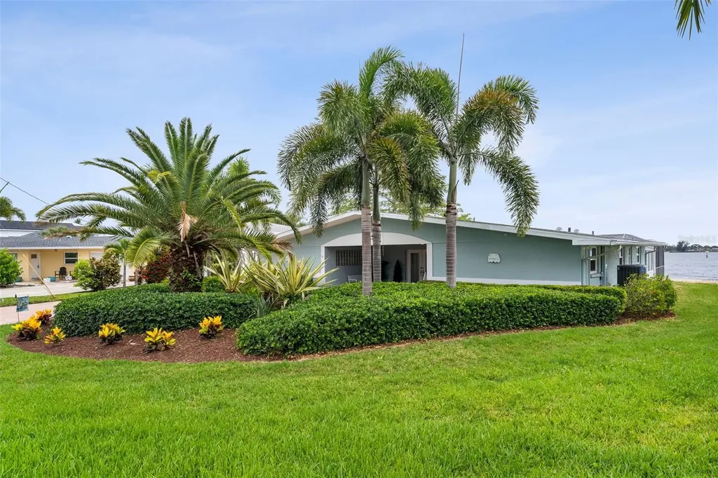 604 Poinsettia Avenue Ellenton FL 34222