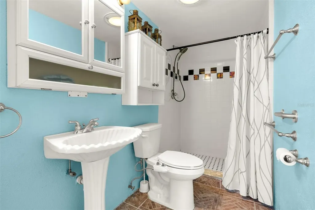 604 Poinsettia Avenue Ellenton FL 34222