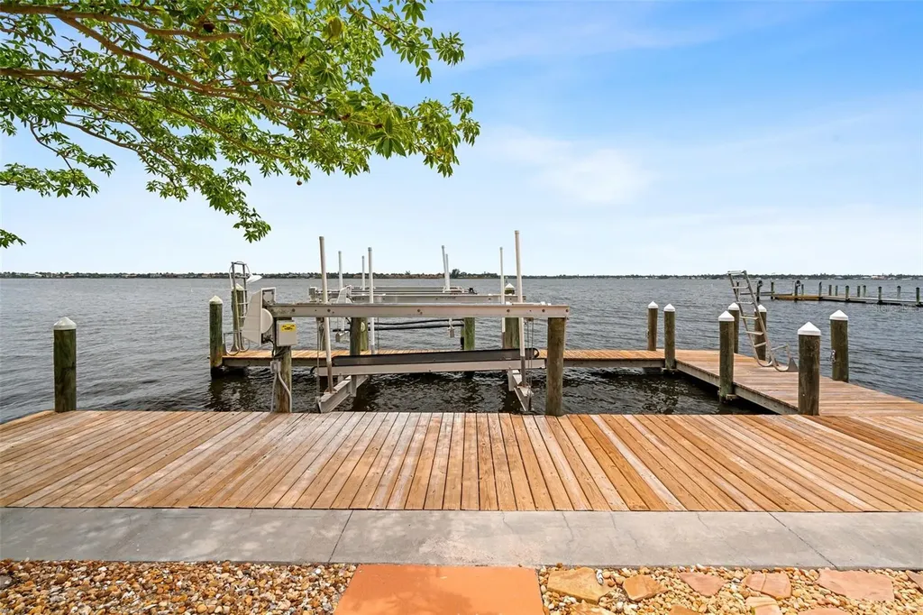 604 Poinsettia Avenue Ellenton FL 34222