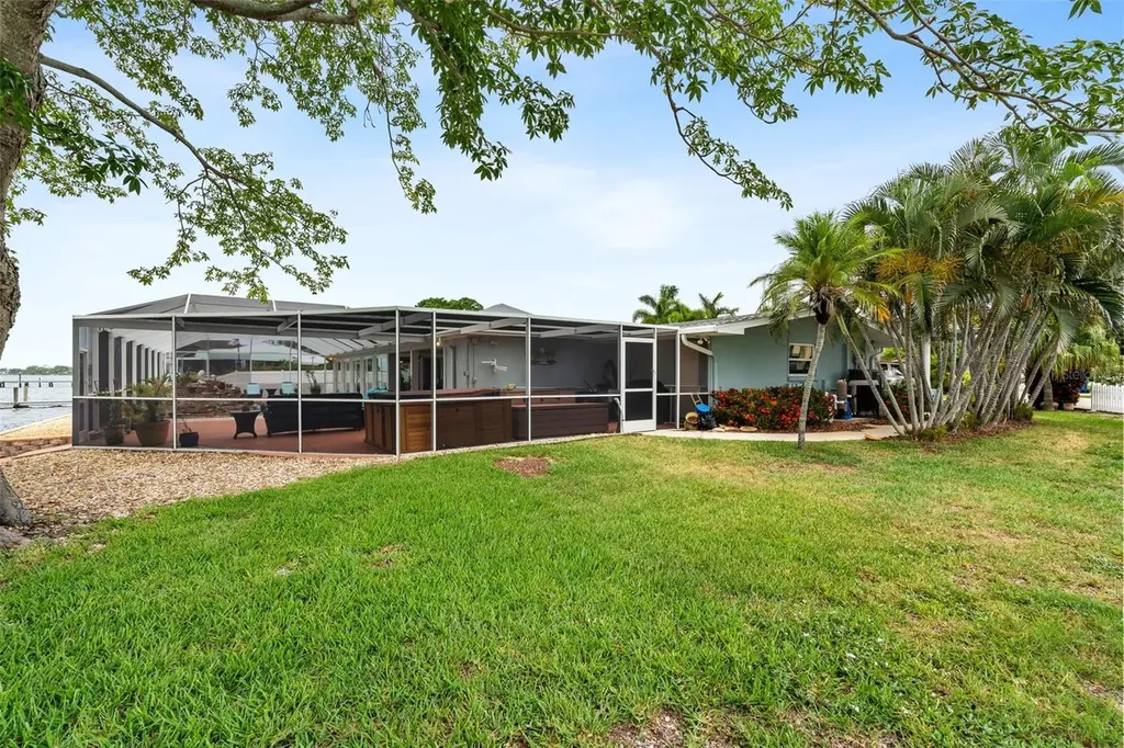 604 Poinsettia Avenue Ellenton FL 34222