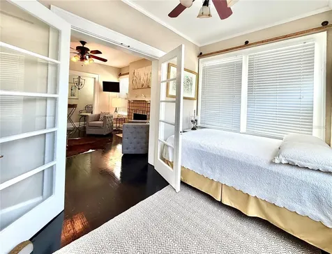 2014 Jackson Street N St Petersburg FL 33704