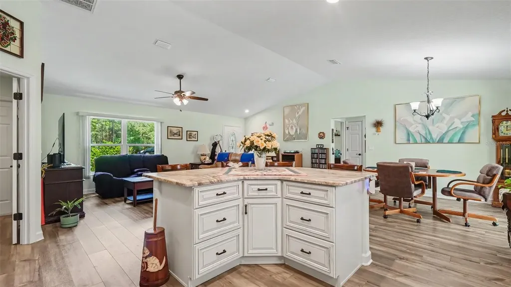 941 W Bancroft Drive Citrus Springs FL 34434