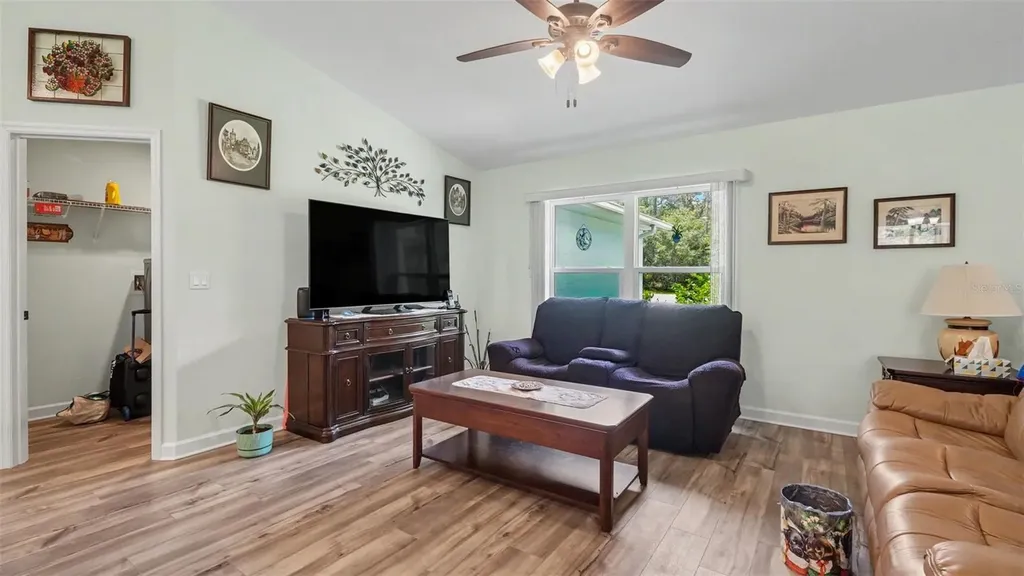 941 W Bancroft Drive Citrus Springs FL 34434