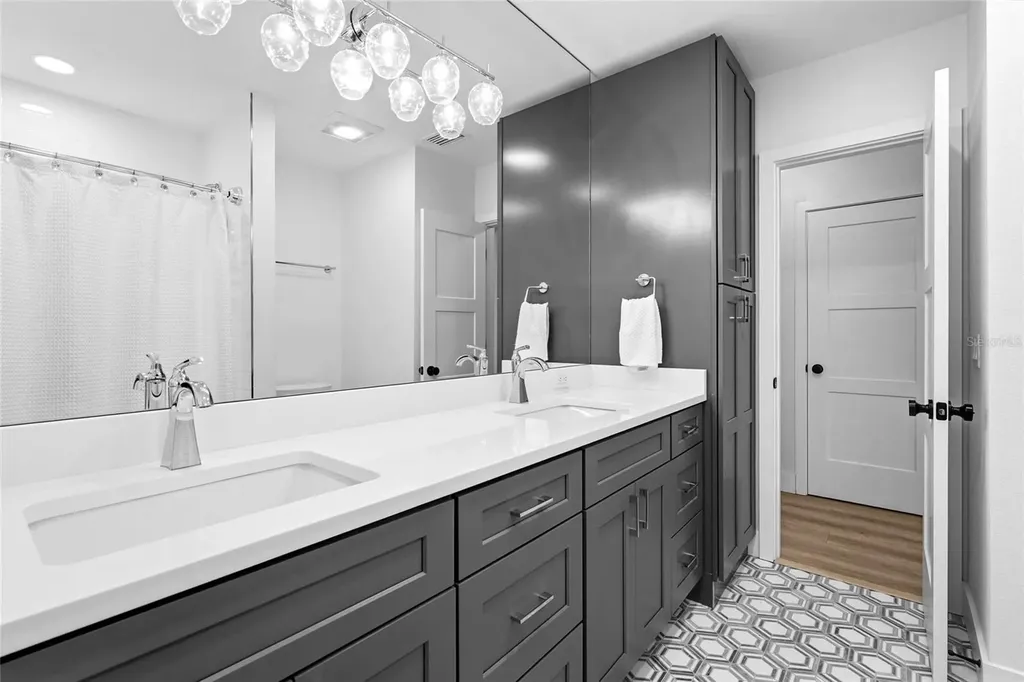 2480 Alameda Avenue Sarasota FL 34234