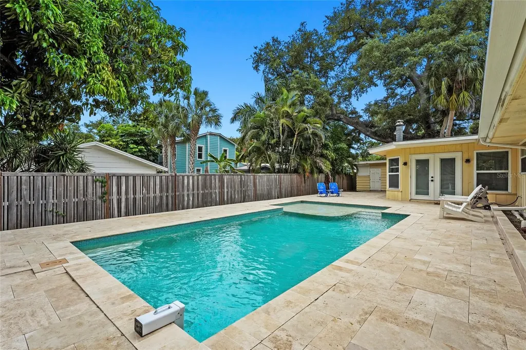 2480 Alameda Avenue Sarasota FL 34234
