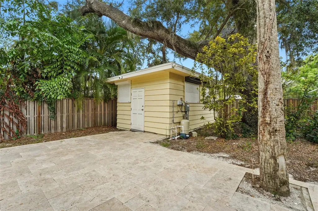 2480 Alameda Avenue Sarasota FL 34234
