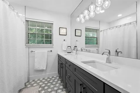2480 Alameda Avenue Sarasota FL 34234