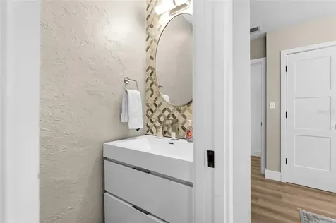 2480 Alameda Avenue Sarasota FL 34234