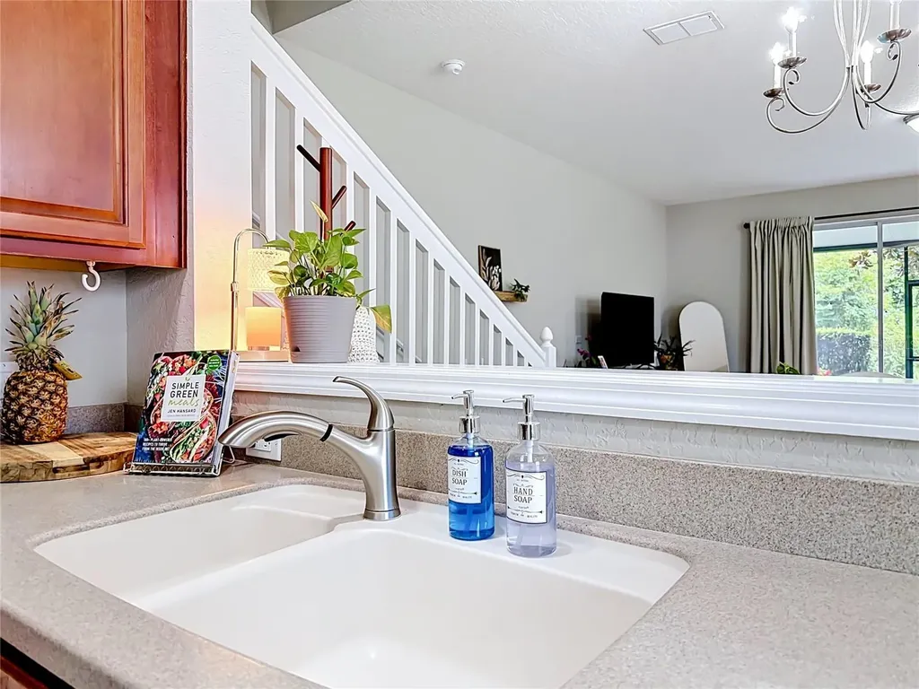 1060 Rock Harbor Avenue Orlando FL 32828