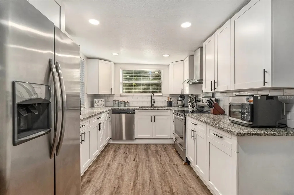4921 6th Street Zephyrhills FL 33542