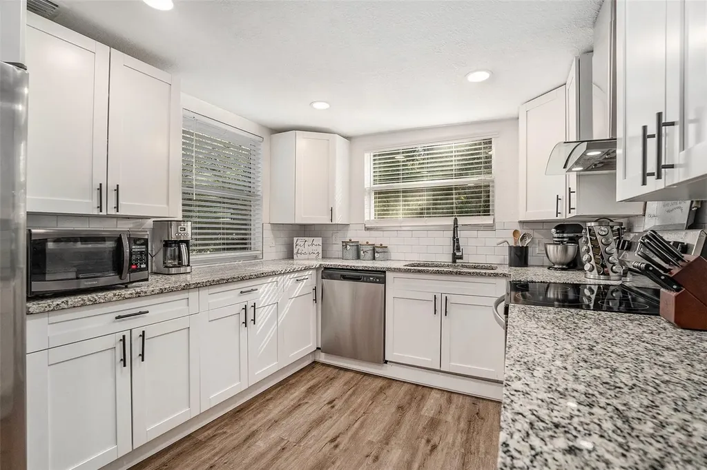 4921 6th Street Zephyrhills FL 33542