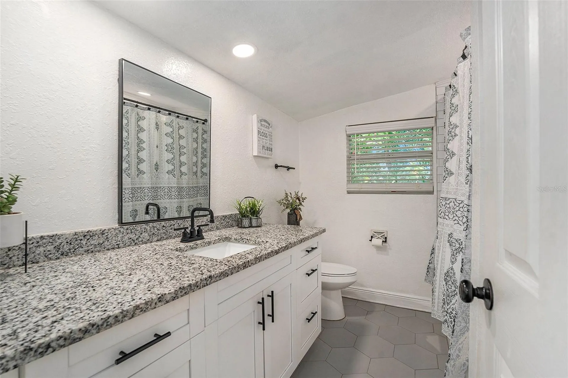 4921 6th Street Zephyrhills FL 33542