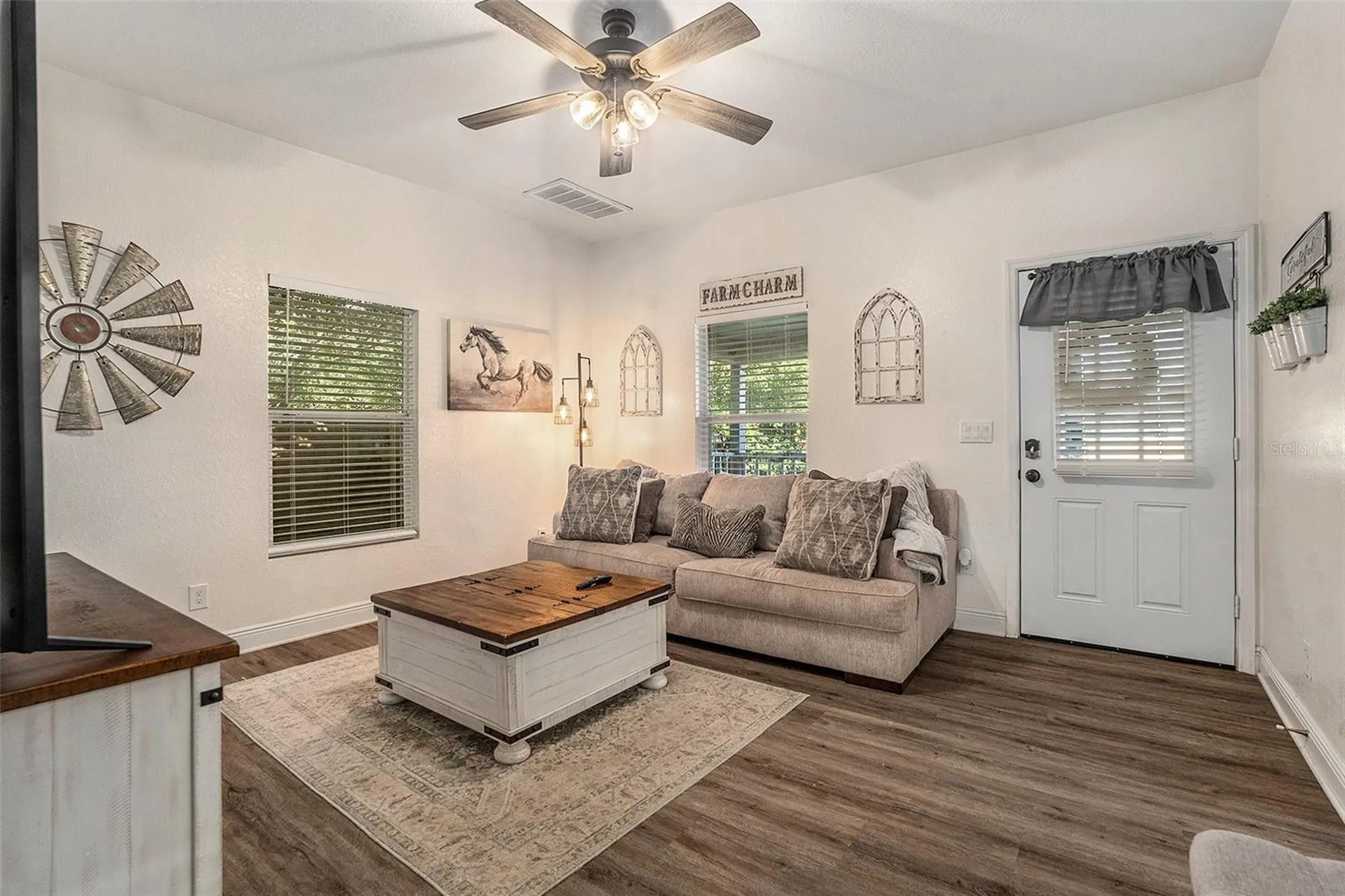 4921 6th Street Zephyrhills FL 33542