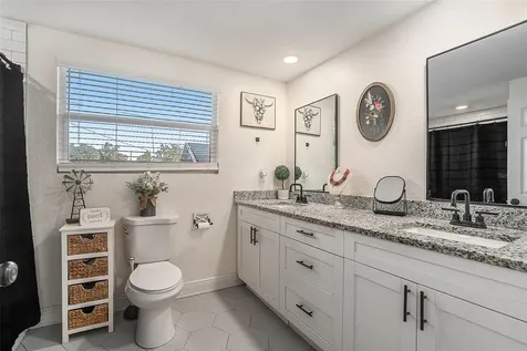 4921 6th Street Zephyrhills FL 33542