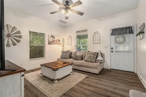 4921 6th Street Zephyrhills FL 33542