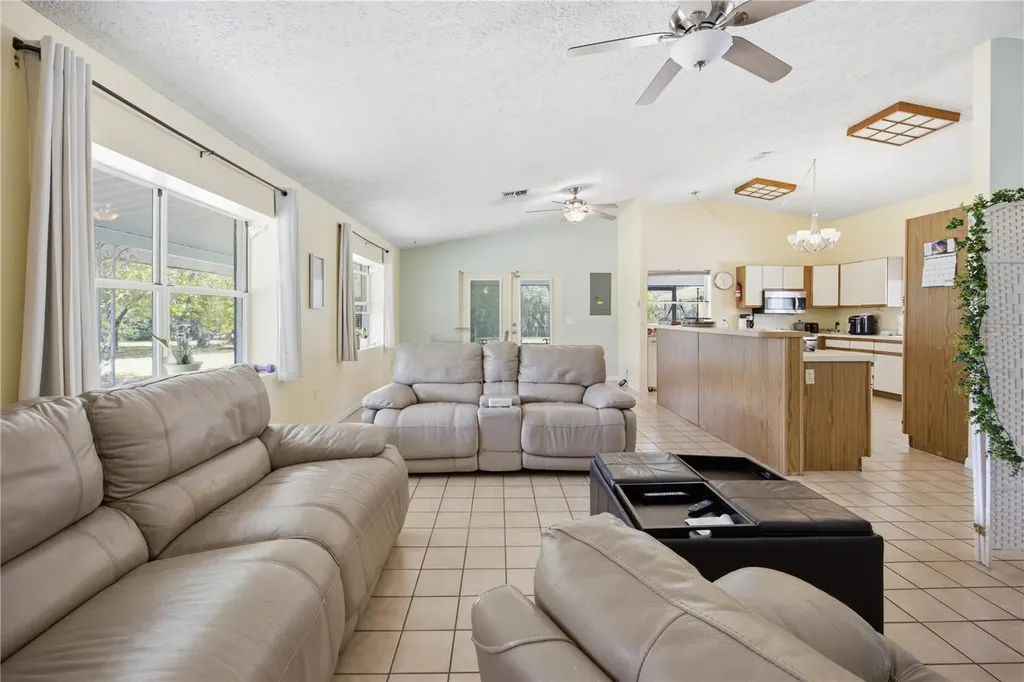 6175 S Canna Lily Avenue Homosassa FL 34446