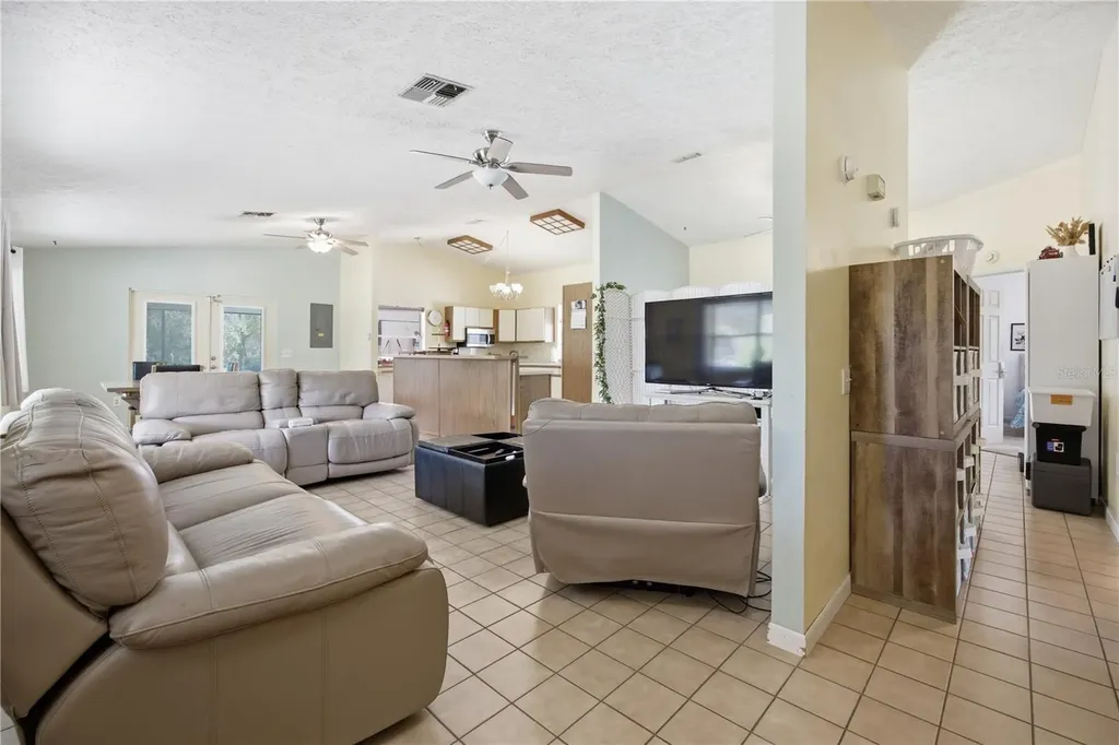 6175 S Canna Lily Avenue Homosassa FL 34446