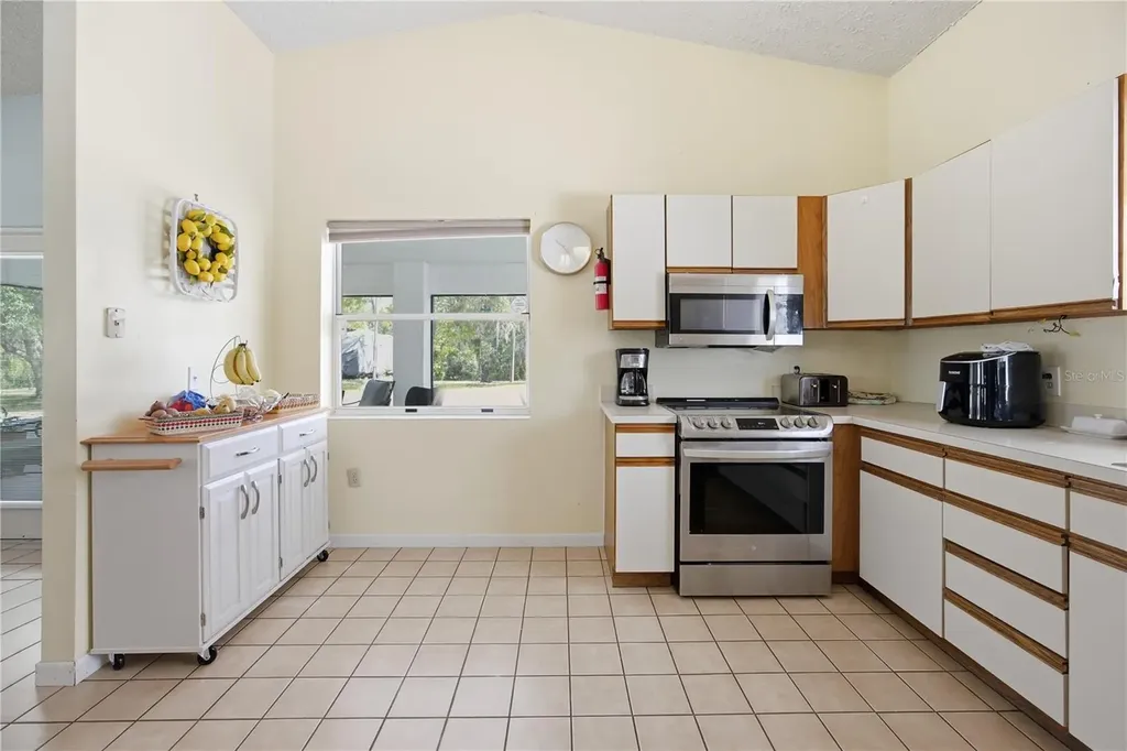 6175 S Canna Lily Avenue Homosassa FL 34446