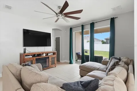 435 Aragosa Drive Davenport FL 33837