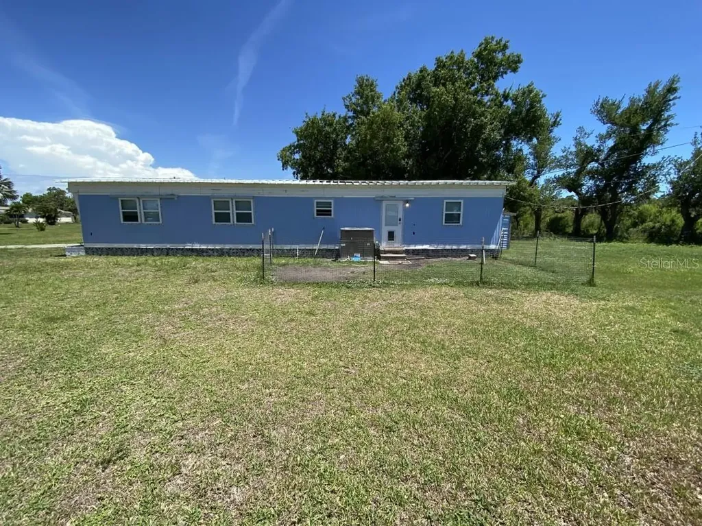 8321 Bayside Avenue Englewood FL 34224