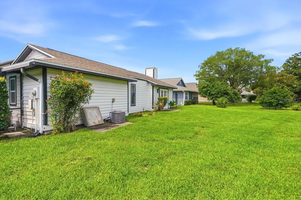 50 Treetop Circle Ormond Beach FL 32174