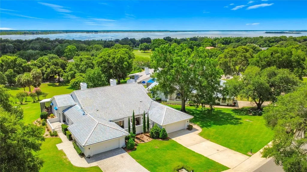 6042 Topsail Road Lady Lake FL 32159