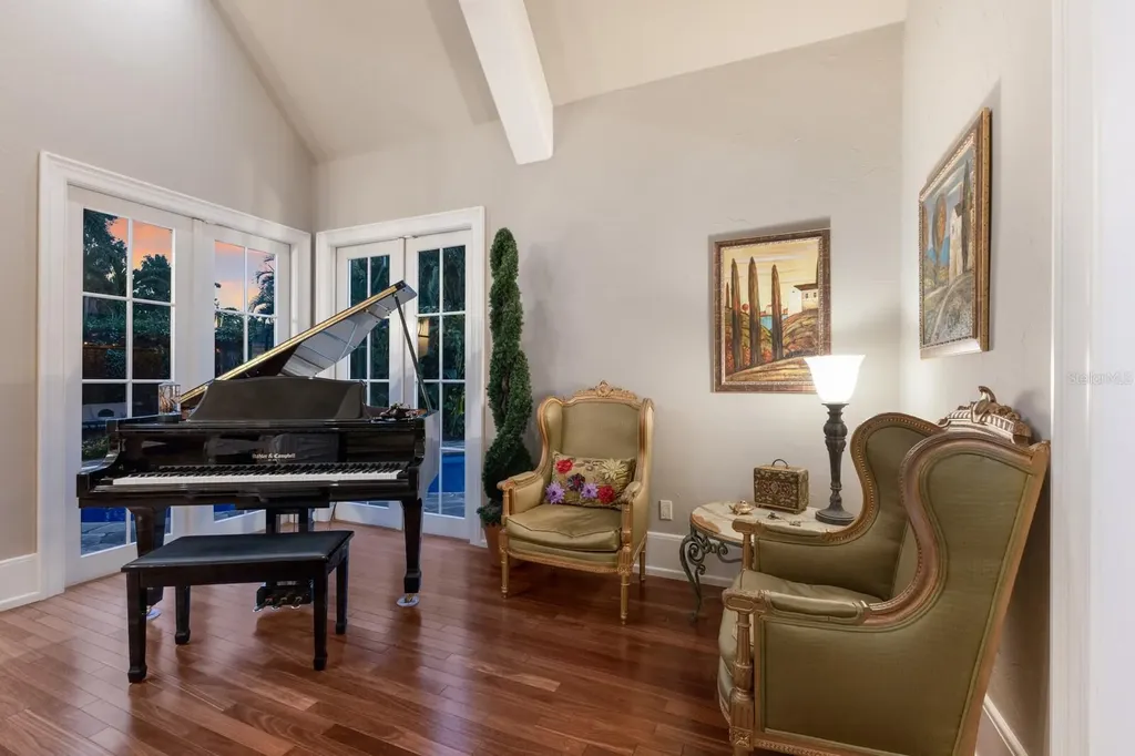 1829 Bougainvillea Street Sarasota FL 34239