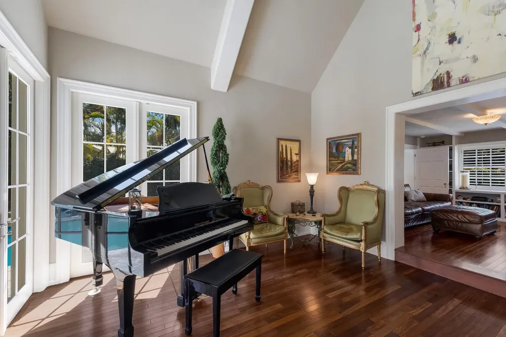 1829 Bougainvillea Street Sarasota FL 34239