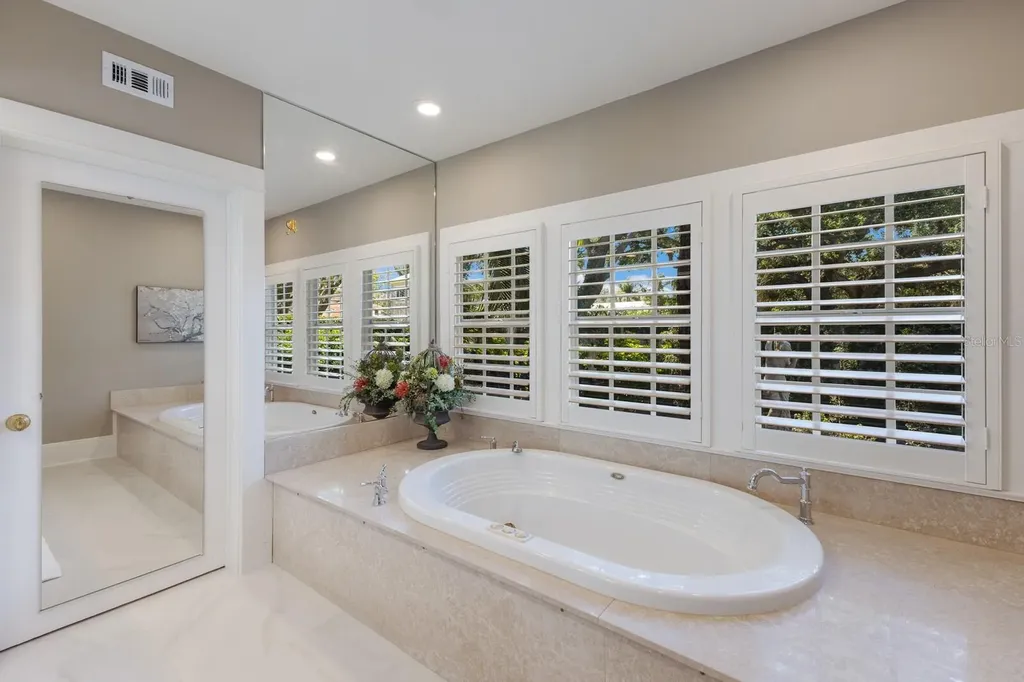 1829 Bougainvillea Street Sarasota FL 34239