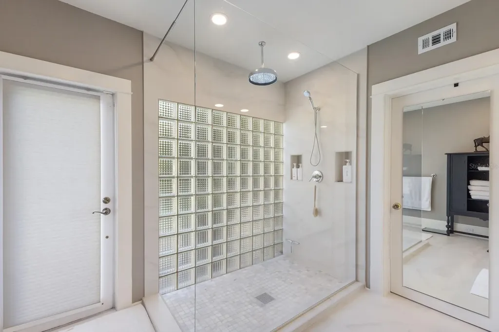 1829 Bougainvillea Street Sarasota FL 34239