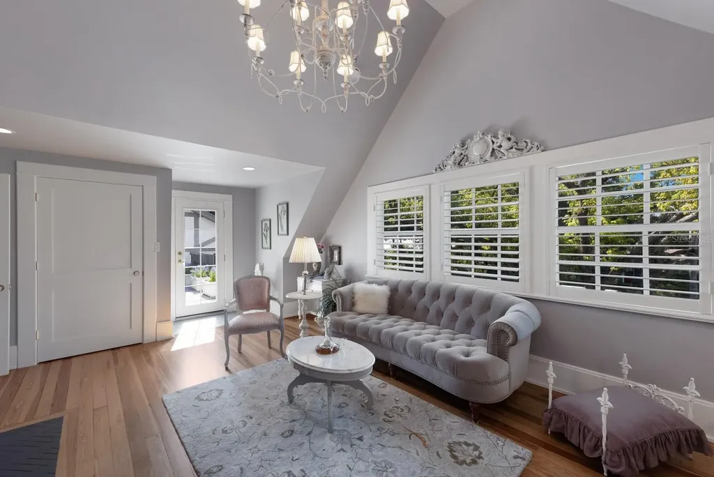 1829 Bougainvillea Street Sarasota FL 34239
