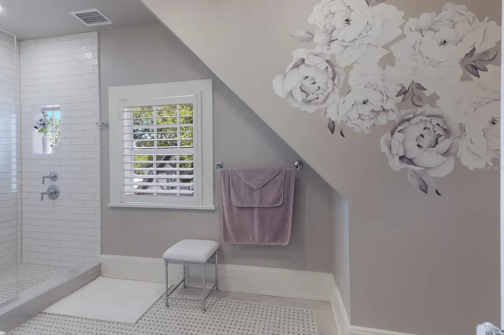 1829 Bougainvillea Street Sarasota FL 34239
