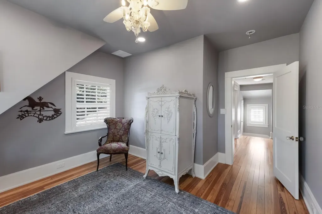 1829 Bougainvillea Street Sarasota FL 34239