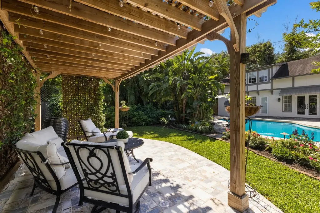 1829 Bougainvillea Street Sarasota FL 34239