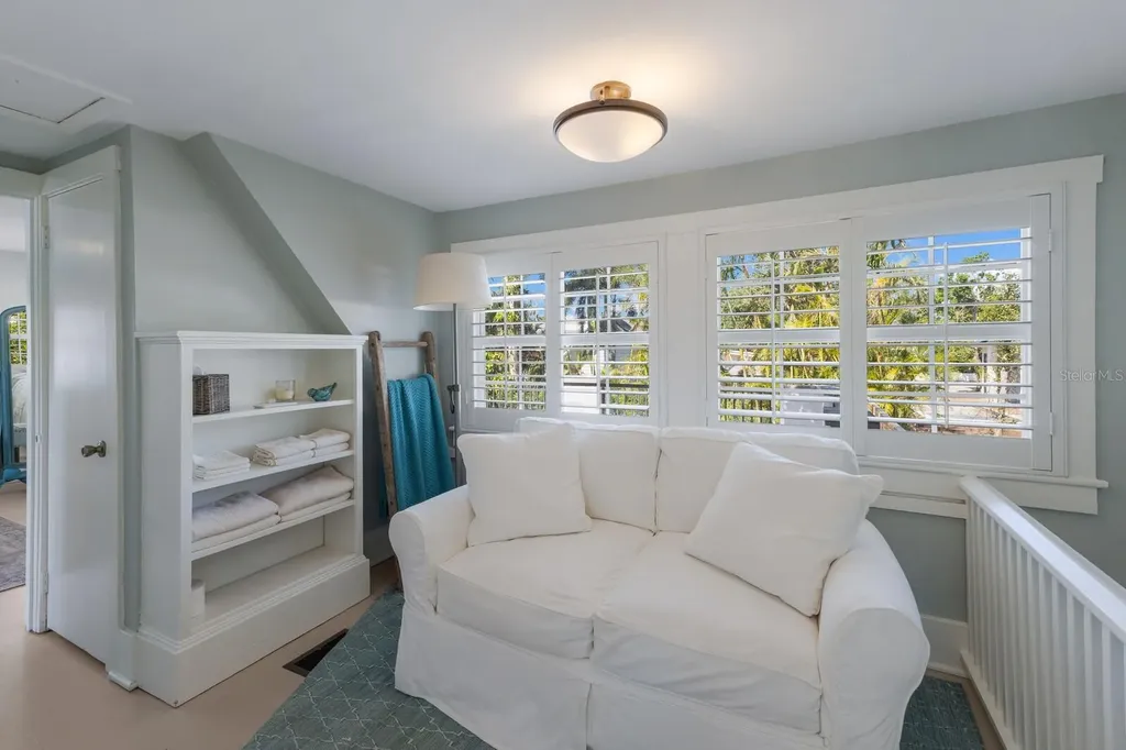 1829 Bougainvillea Street Sarasota FL 34239