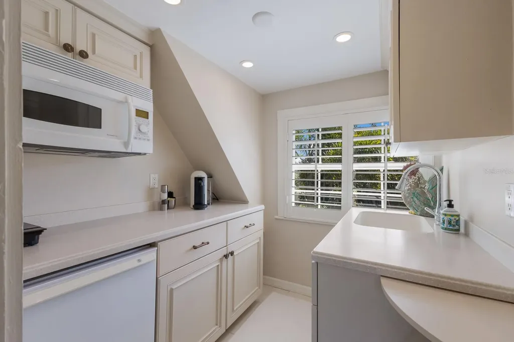 1829 Bougainvillea Street Sarasota FL 34239