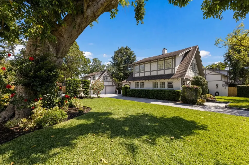 1829 Bougainvillea Street Sarasota FL 34239