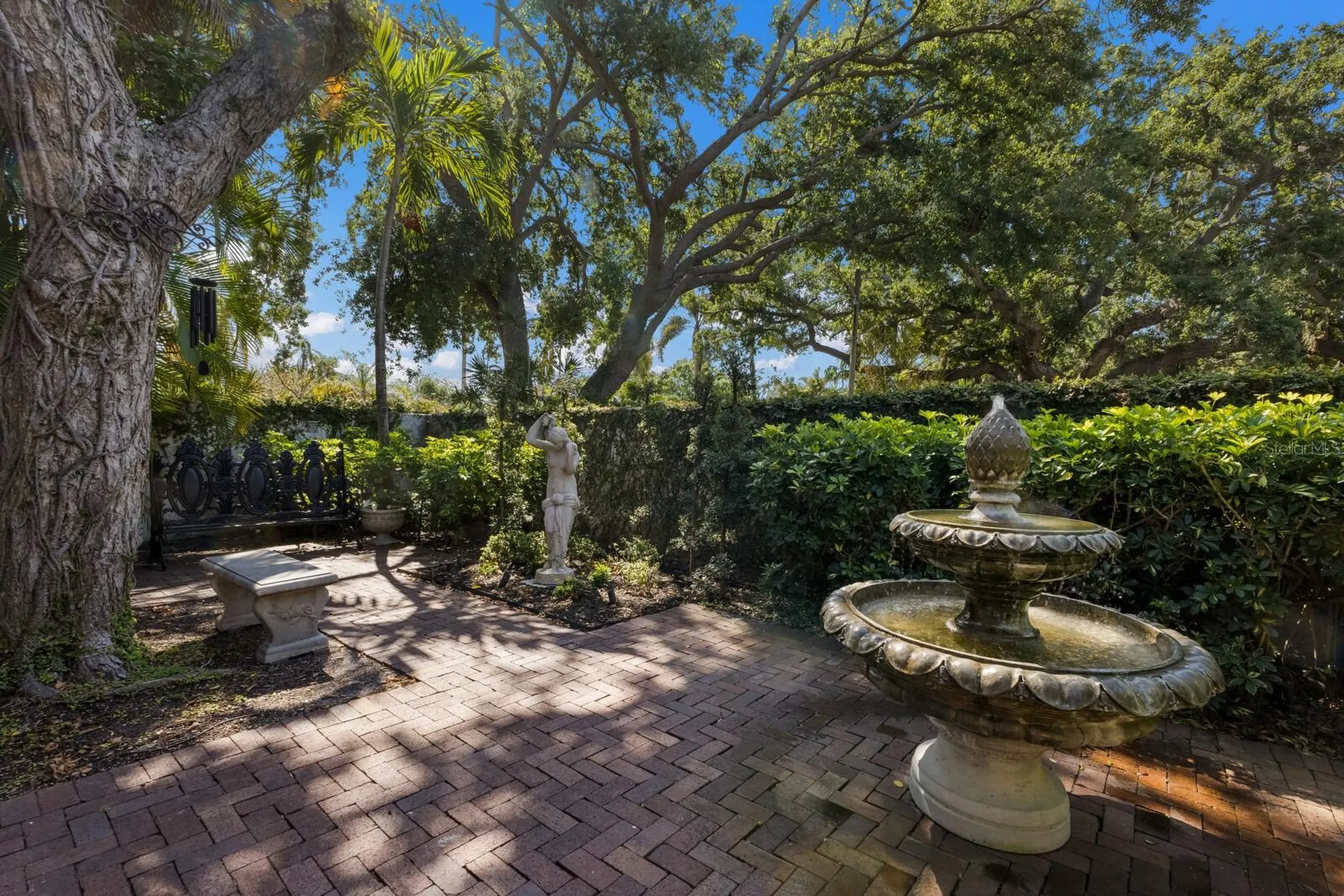 1829 Bougainvillea Street Sarasota FL 34239