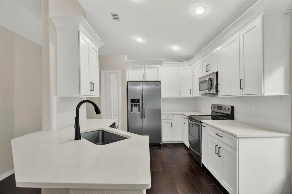 16002 Robey Court Tampa FL 33647
