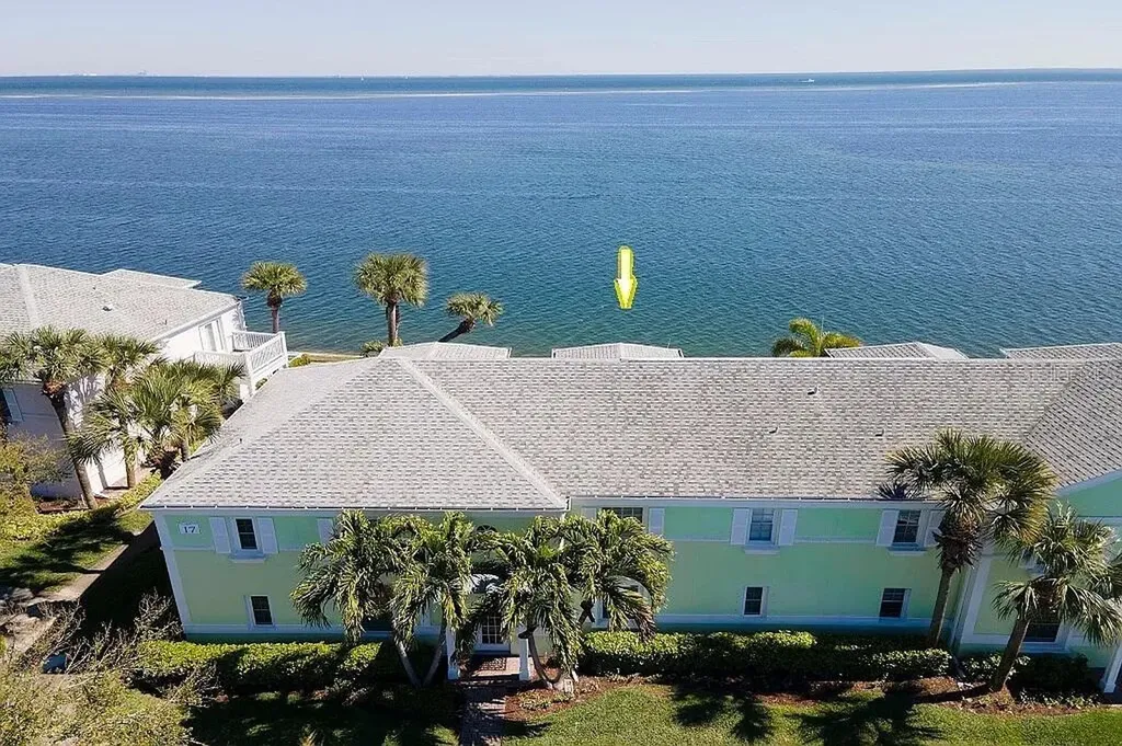 4858 Coquina Key Drive SE St Petersburg FL 33705