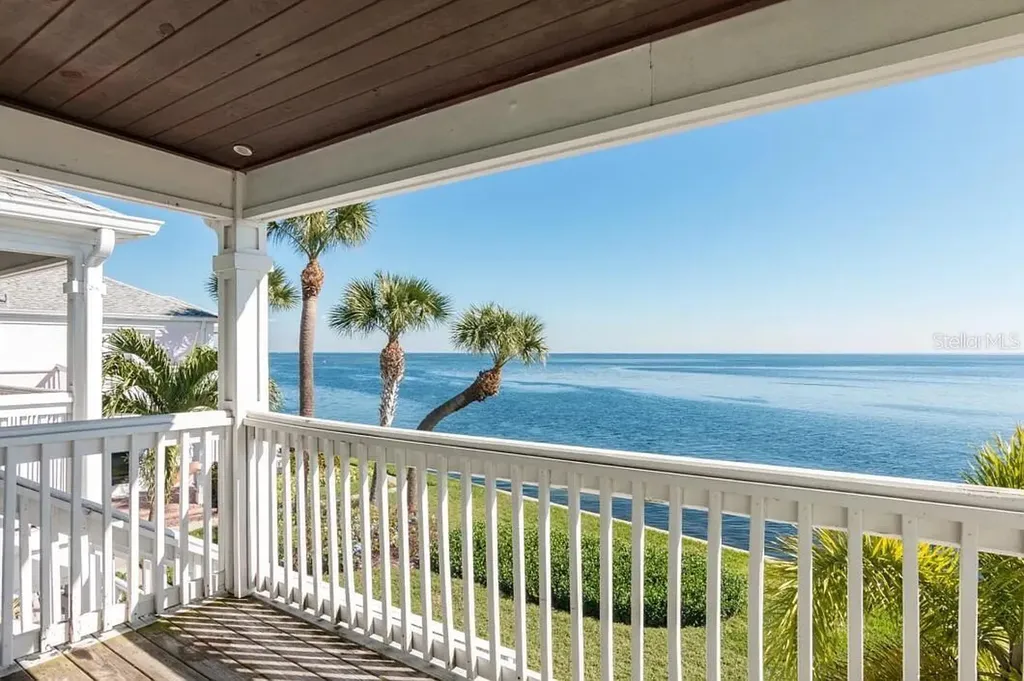 4858 Coquina Key Drive SE St Petersburg FL 33705