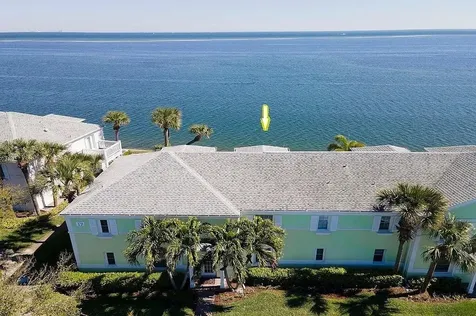 4858 Coquina Key Drive SE St Petersburg FL 33705