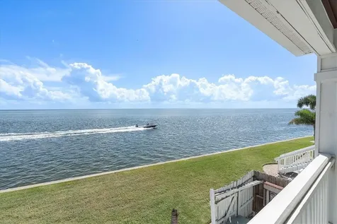 4858 Coquina Key Drive SE St Petersburg FL 33705