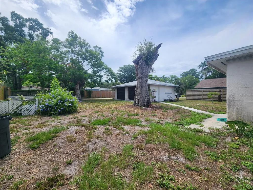 1604 28th Street W Bradenton FL 34205