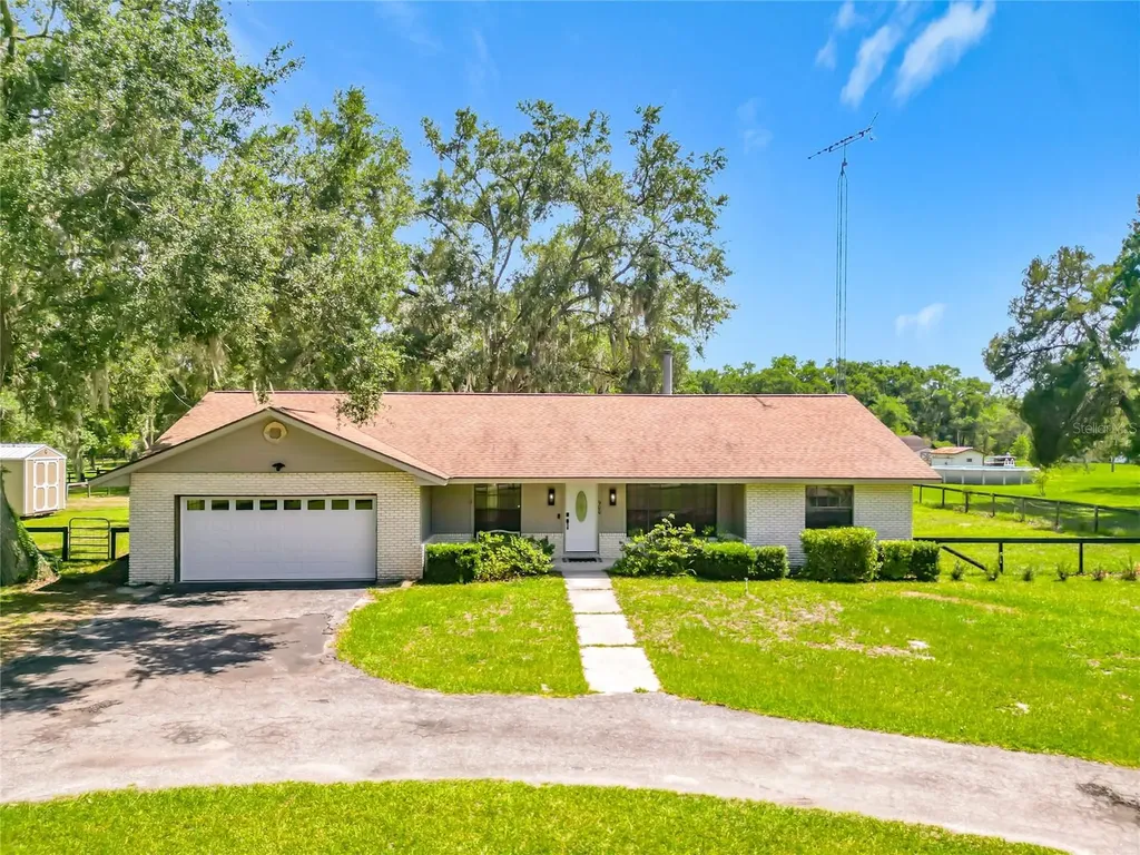 900 NE 165th Street Citra FL 32113