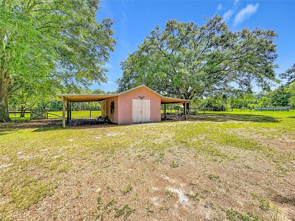 900 NE 165th Street Citra FL 32113