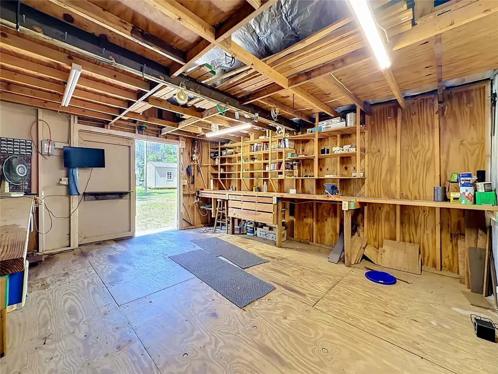 900 NE 165th Street Citra FL 32113
