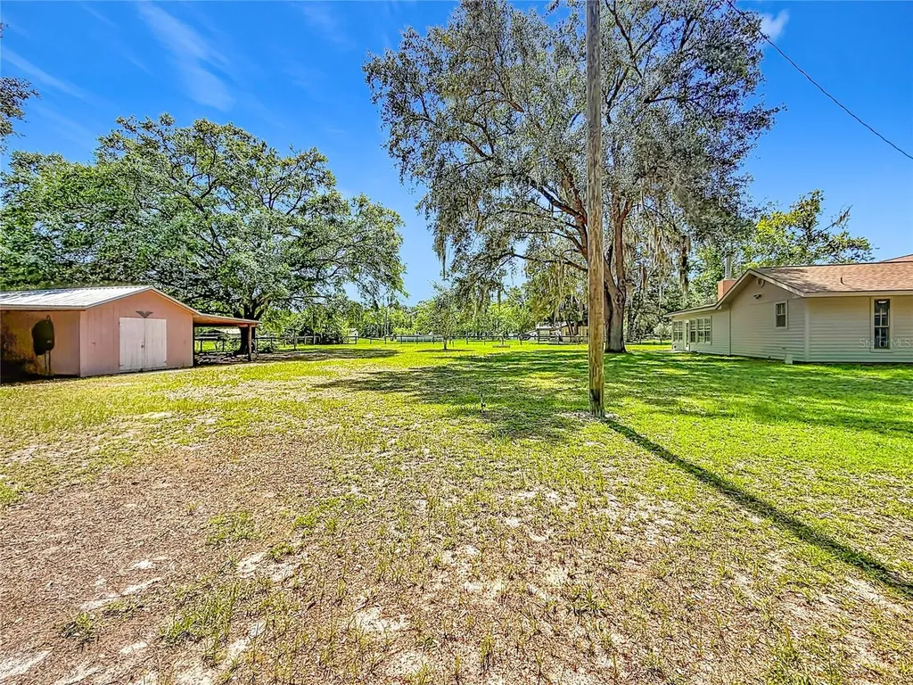 900 NE 165th Street Citra FL 32113